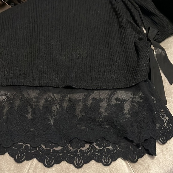LC Lauren Conrad, black tunic, length top with side, ties and lace bottom, med - Picture 2 of 14